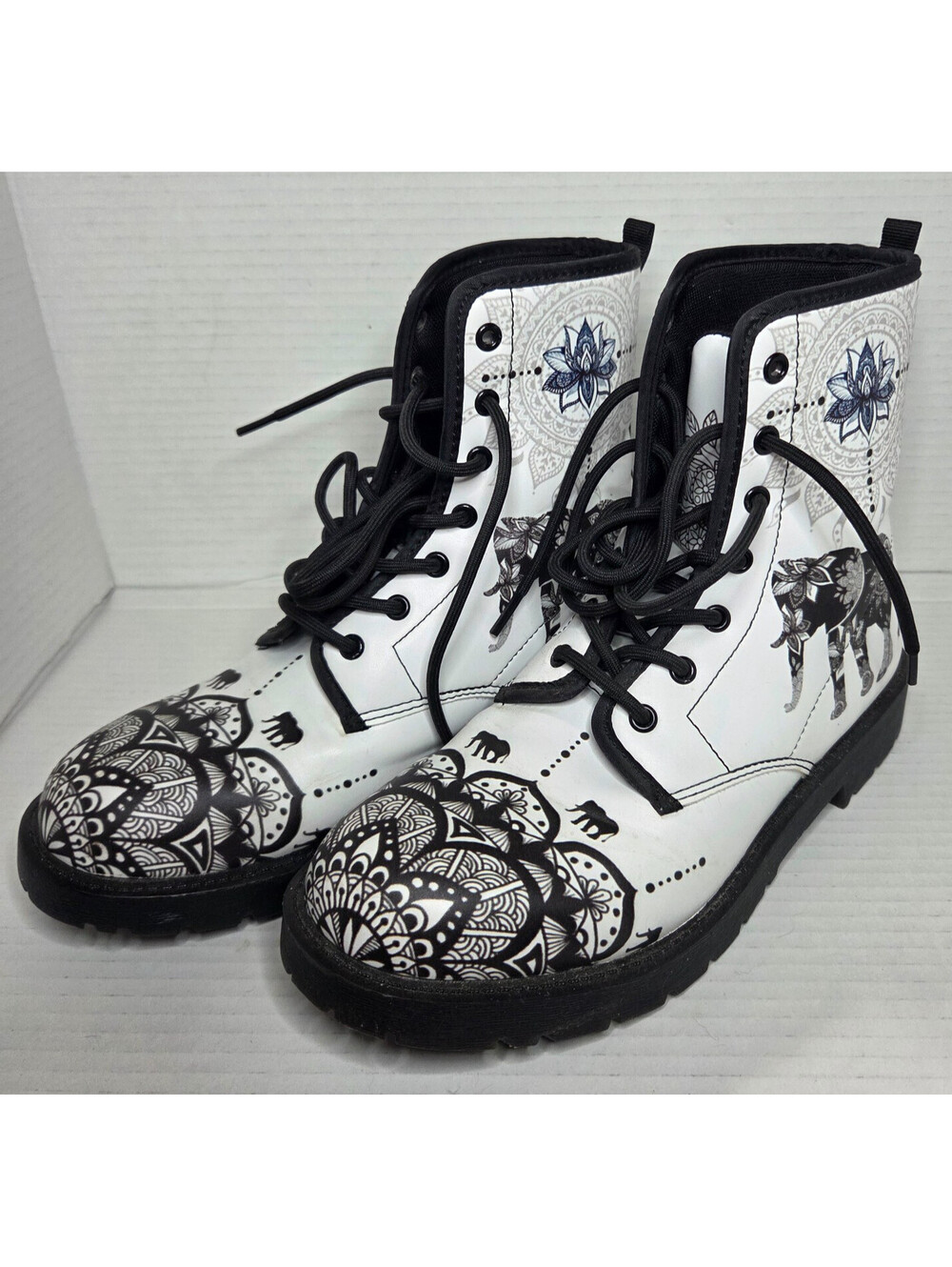 Inner Art World Elephant Totem Black & White Lace-up Boots Size M/6 F/8 EU 39